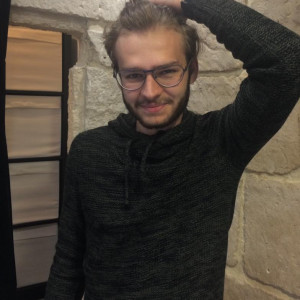 DMLA Nimes-verres Essilor Nimes-opticien de proximite-opticien Nimes-lunettes pour enfants Nimes-lunettes de vue Nimes-optometrie Gard-lentilles de contact Nimes-lunettes pour bebes Gard-opticien pour enfants Gard