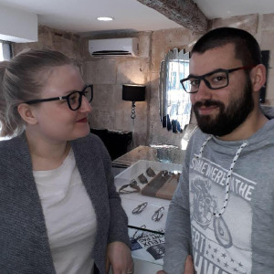 DMLA Nimes-verres Essilor Nimes-opticien de proximite-opticien Nimes-lunettes pour enfants Nimes-lunettes de vue Nimes-optometrie Gard-lentilles de contact Nimes-lunettes pour bebes Gard-opticien pour enfants Gard